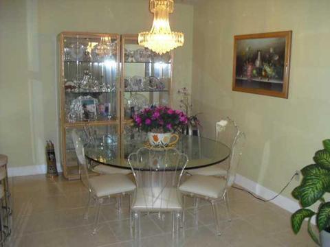 635 W 71 Pl, Hialeah, FL 33014 photo 3