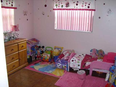 635 W 71 Pl, Hialeah, FL 33014 photo 10