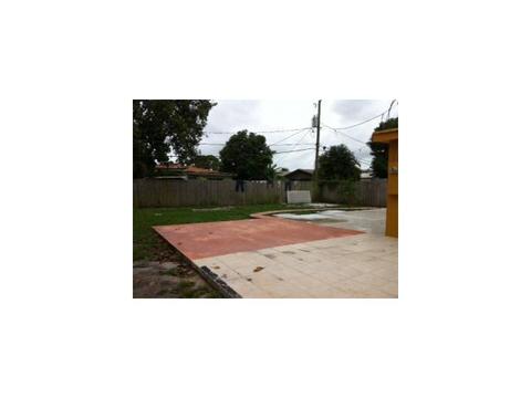 950 E 41 St, Hialeah, FL 33013 photo 9