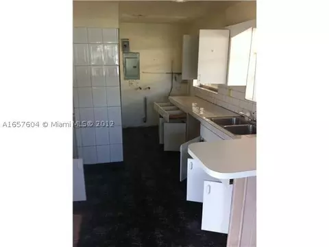 445 E 54 St, Hialeah, FL 33013 photo 3