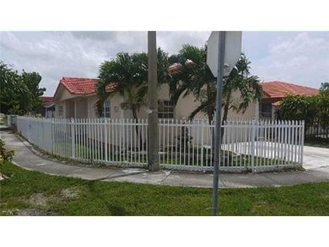 2602 W 71 Pl, Hialeah, FL 33016 photo 1