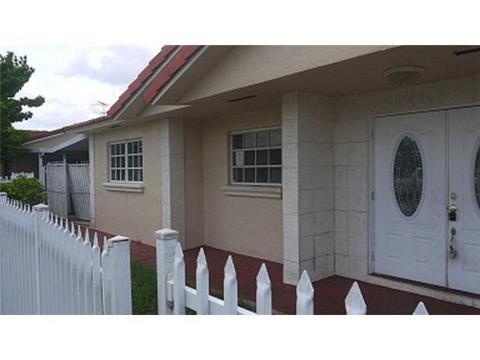 2602 W 71 Pl, Hialeah, FL 33016 photo 4