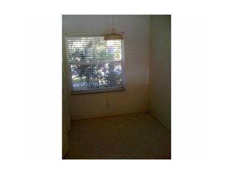 1852 Andromeda Ln, Weston, FL 33327 photo 8