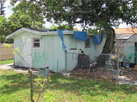 318 E 15 St, Hialeah, FL 33010 photo 3