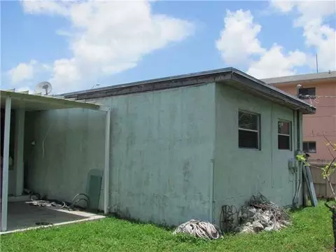 318 E 15 St, Hialeah, FL 33010 photo 2