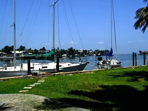 820 Harbor Dr, Key Biscayne, FL 33149 photo 2