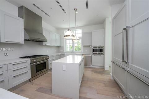 631 Warren Ln, Key Biscayne, FL 33149 photo 9