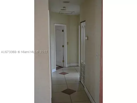 1031 W 55 Pl, Hialeah, FL 33012 photo 5