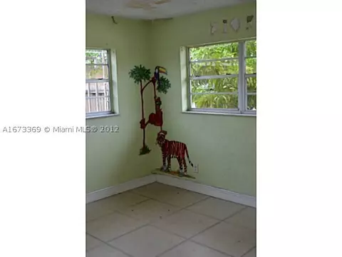 1031 W 55 Pl, Hialeah, FL 33012 photo 6