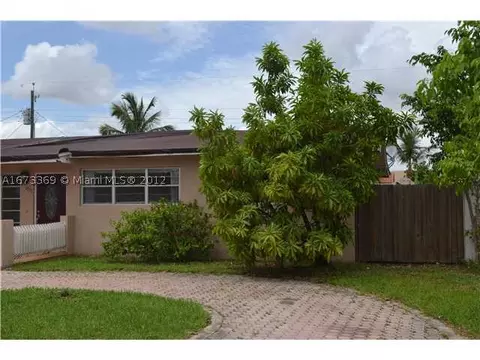 1031 W 55 Pl, Hialeah, FL 33012 photo 2