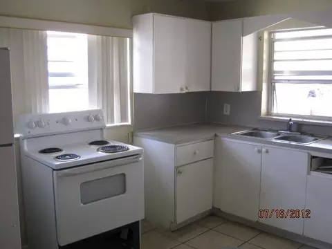 366 E 14 St, Hialeah, FL 33010 photo 3