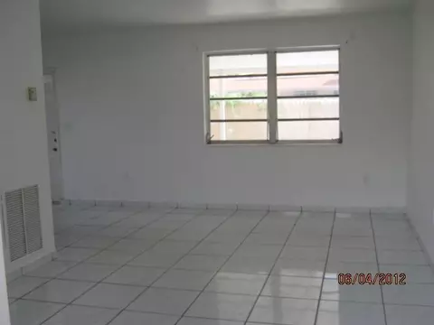 366 E 14 St, Hialeah, FL 33010 photo 9