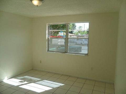 4310 E 9 Ct, Hialeah, FL 33013 photo 11