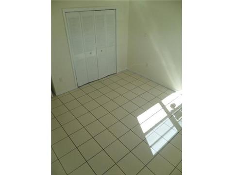 4310 E 9 Ct, Hialeah, FL 33013 photo 12