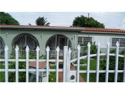 3549 E 10 Ave, Hialeah, FL 33013 photo 1