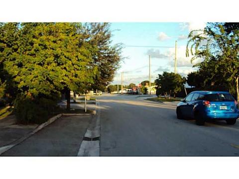 361 E 60 St, Hialeah, FL 33013 photo 3