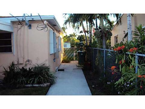 361 E 60 St, Hialeah, FL 33013 photo 5