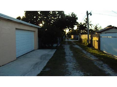 361 E 60 St, Hialeah, FL 33013 photo 2