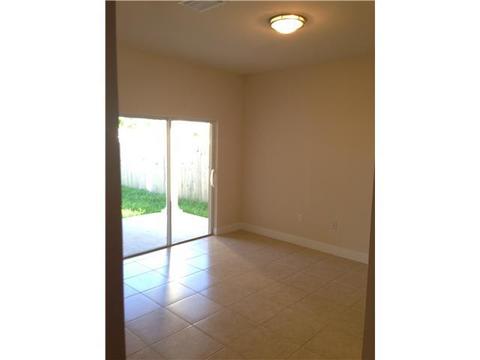4755 E 4 Ave, Hialeah, FL 33013 photo 4