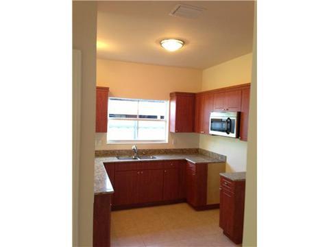 4755 E 4 Ave, Hialeah, FL 33013 photo 2