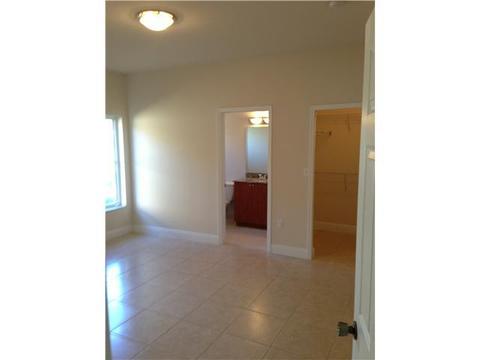 4755 E 4 Ave, Hialeah, FL 33013 photo 6