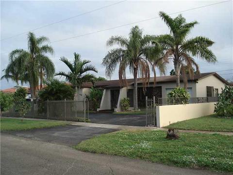 448 W 12 Pl, Hialeah, FL 33010 photo 2