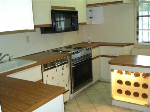 448 W 12 Pl, Hialeah, FL 33010 photo 6