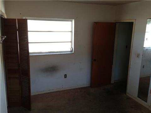 2634 W 8 Ct, Hialeah, FL 33010 photo 12