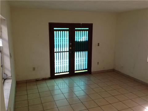 2634 W 8 Ct, Hialeah, FL 33010 photo 4
