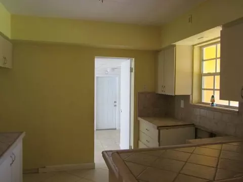 765 W 72 Pl, Hialeah, FL 33014 photo 6