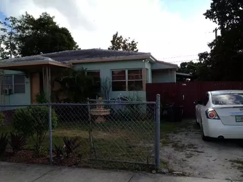 814 E 22 St, Hialeah, FL 33013 photo 2