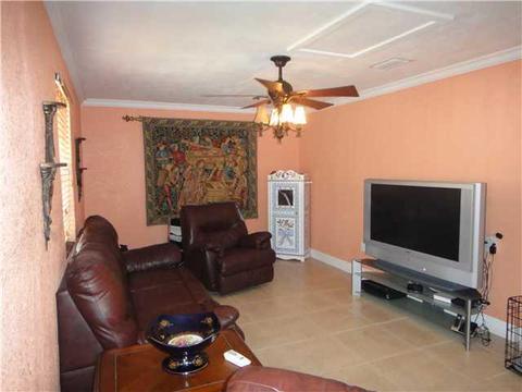 Undisclosed, Hialeah, FL 33014 photo 20