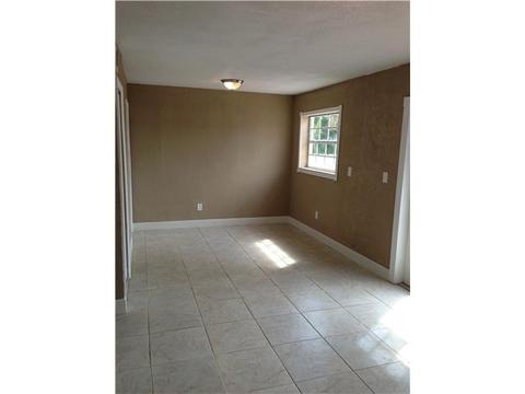 568 E 35 St, Hialeah, FL 33013 photo 8