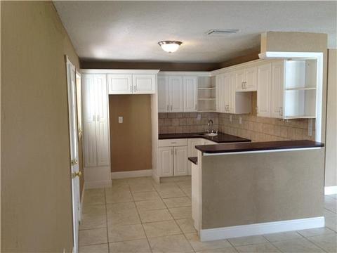 568 E 35 St, Hialeah, FL 33013 photo 2