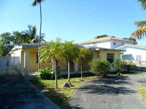 220 E 58 St, Hialeah, FL 33013 photo 1