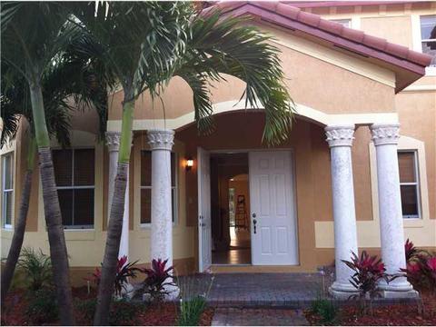 1102 SW 149 Pa, Miami, FL 33194 photo 1