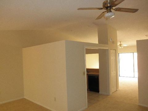 Undisclosed, Miami, FL 33196 photo 4
