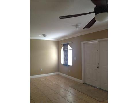 Undisclosed, Hialeah, FL 33015 photo 2
