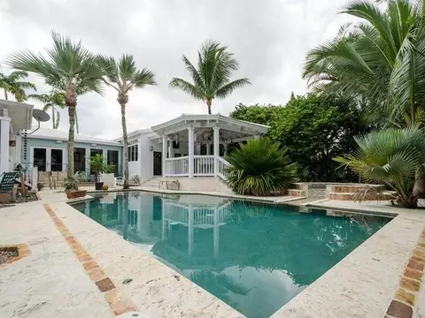 145 Deer Rn, Miami Springs, FL 33166 photo 23