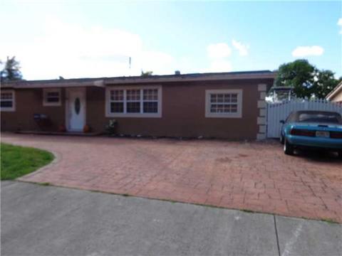 Undisclosed, Hialeah, FL 33014 photo 2