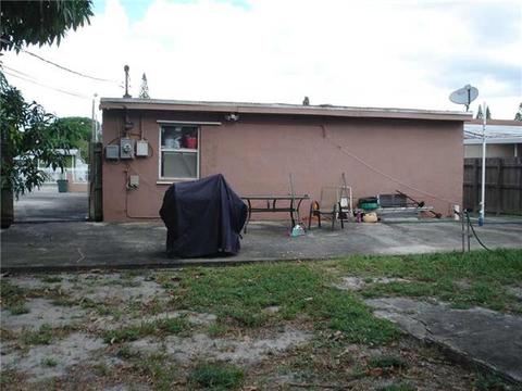Undisclosed, Hialeah, FL 33013 photo 13