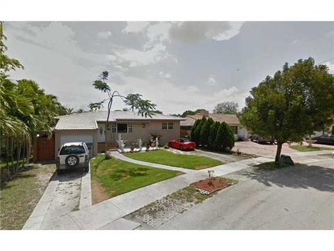 221 Circle Dr, Hialeah, FL 33010 photo 1