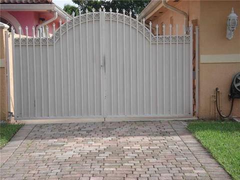 Undisclosed, Miami, FL 33175 photo 31