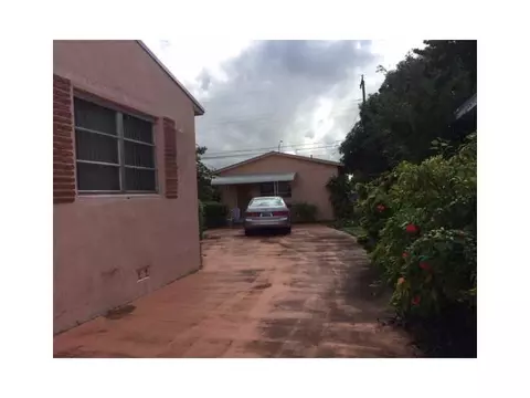 318 E 11 St, Hialeah, FL 33010 photo 2