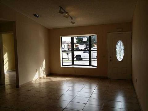 7210 W 29 Ave, Hialeah, FL 33018 photo 4