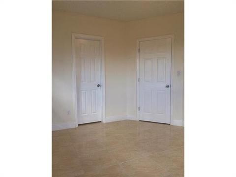 Undisclosed, Hialeah, FL 33012 photo 3