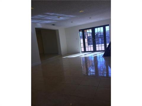 Undisclosed, Hialeah, FL 33012 photo 11