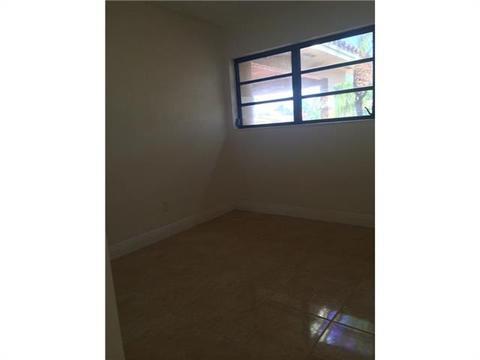 Undisclosed, Hialeah, FL 33012 photo 6