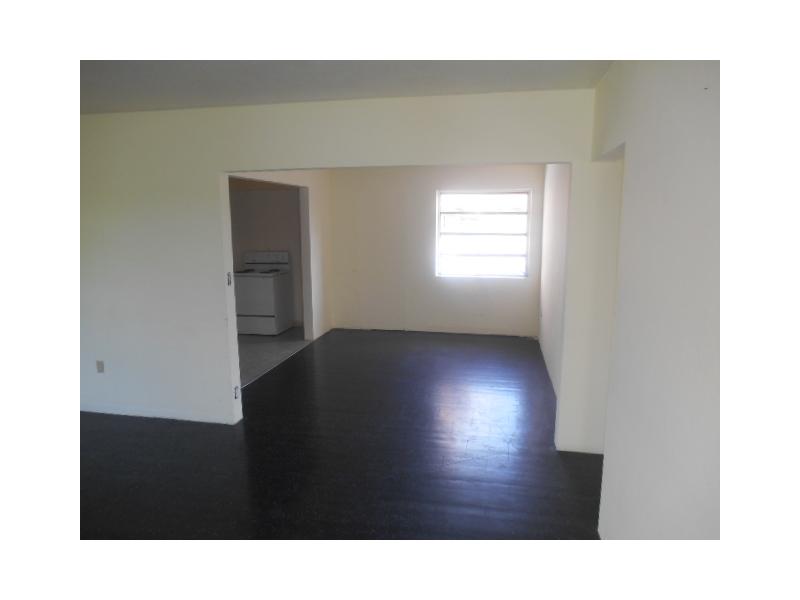 4915 E 2 Ave, Hialeah, FL 33013 photo 3