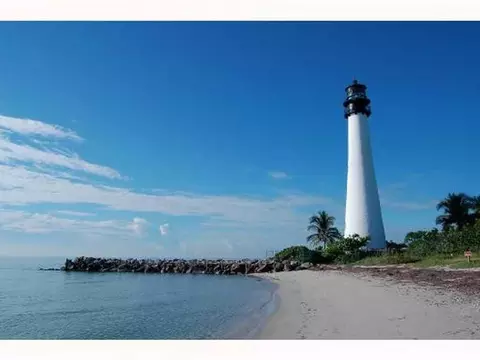 159 Buttonwood Dr, Key Biscayne, FL 33149 photo 3